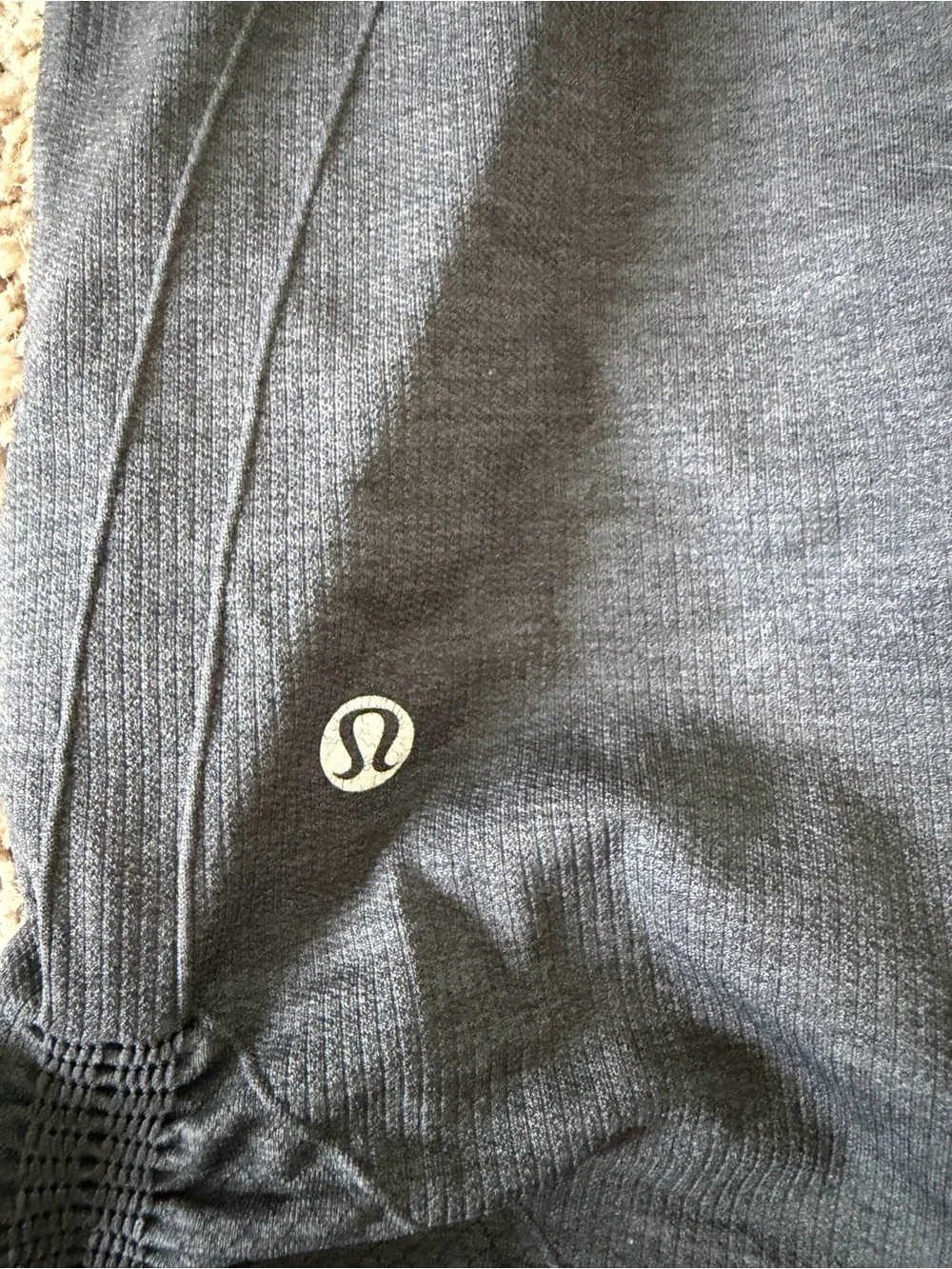 lululemon athletica women’s Black Cropped Ruched Leggings